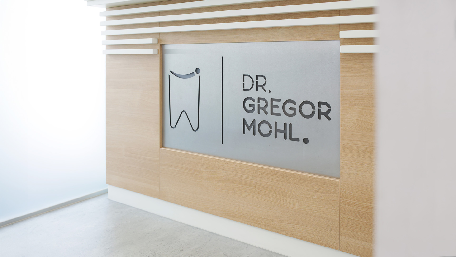 dr gregor mohl dentist slider 1